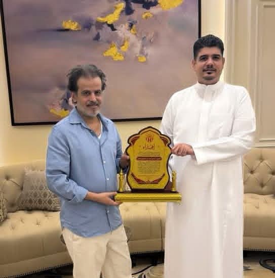 شعب حضرموت يكرّم اللواء ناصر عبدربه منصور هادي تقديرًا لدعمه السخي للنادي والقطاع الشبابي والرياضي