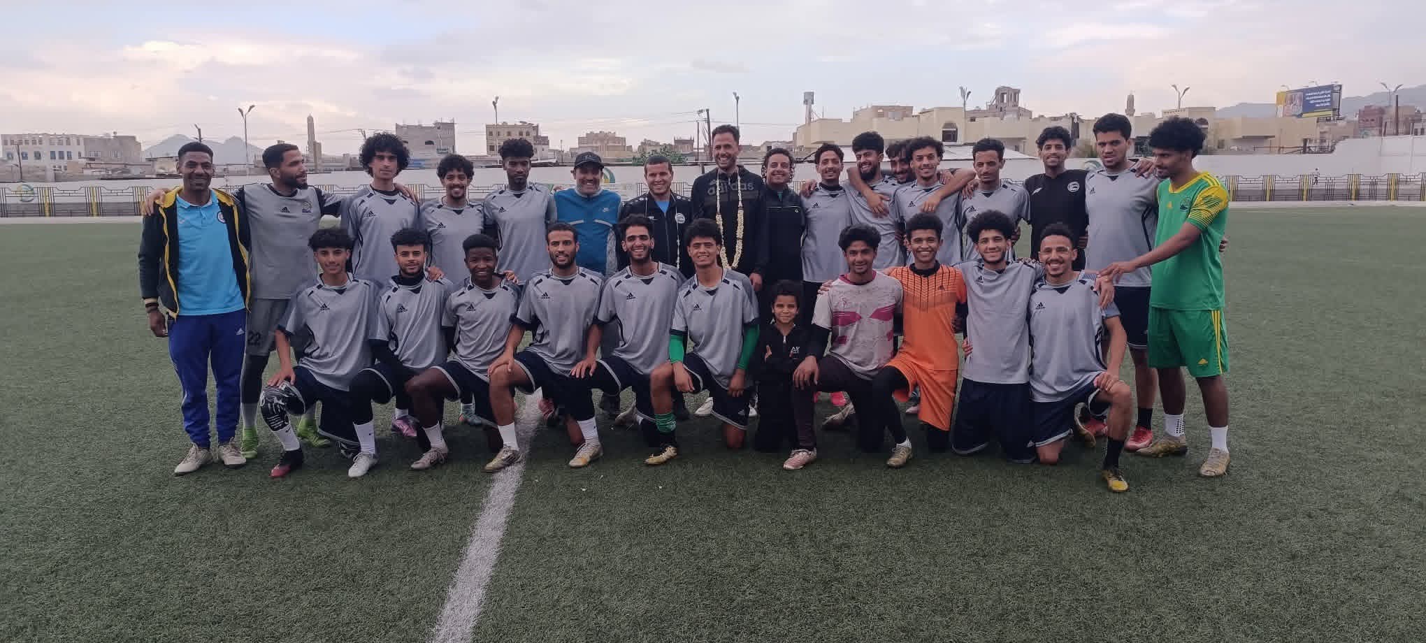 في لقاءه بالفريق ....النفيعي يبارك فوز ٢٢ مايو والتأهل على حساب أهلي الحديدة في كأس الجمهورية .