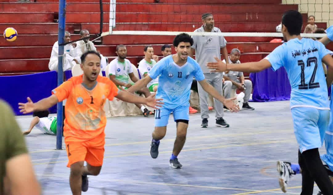 فوز منتخب ابين على منتخب تعز في ثاني أيام بطولة البرنامج السعودي لتنمية وإعمار اليمن للكرة الطائرة لمنتخبات المحافظات .