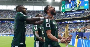 السعودية تكتب التاريخ في كأس العالم.. العمري أول مدافع يهز الشباك للأخضر