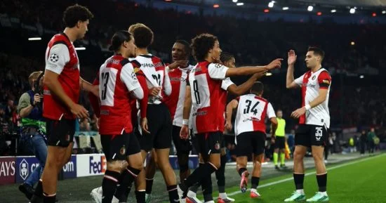 فينورد يخطف فوزا مثيرا من كومو في دوري أبطال أوروبا