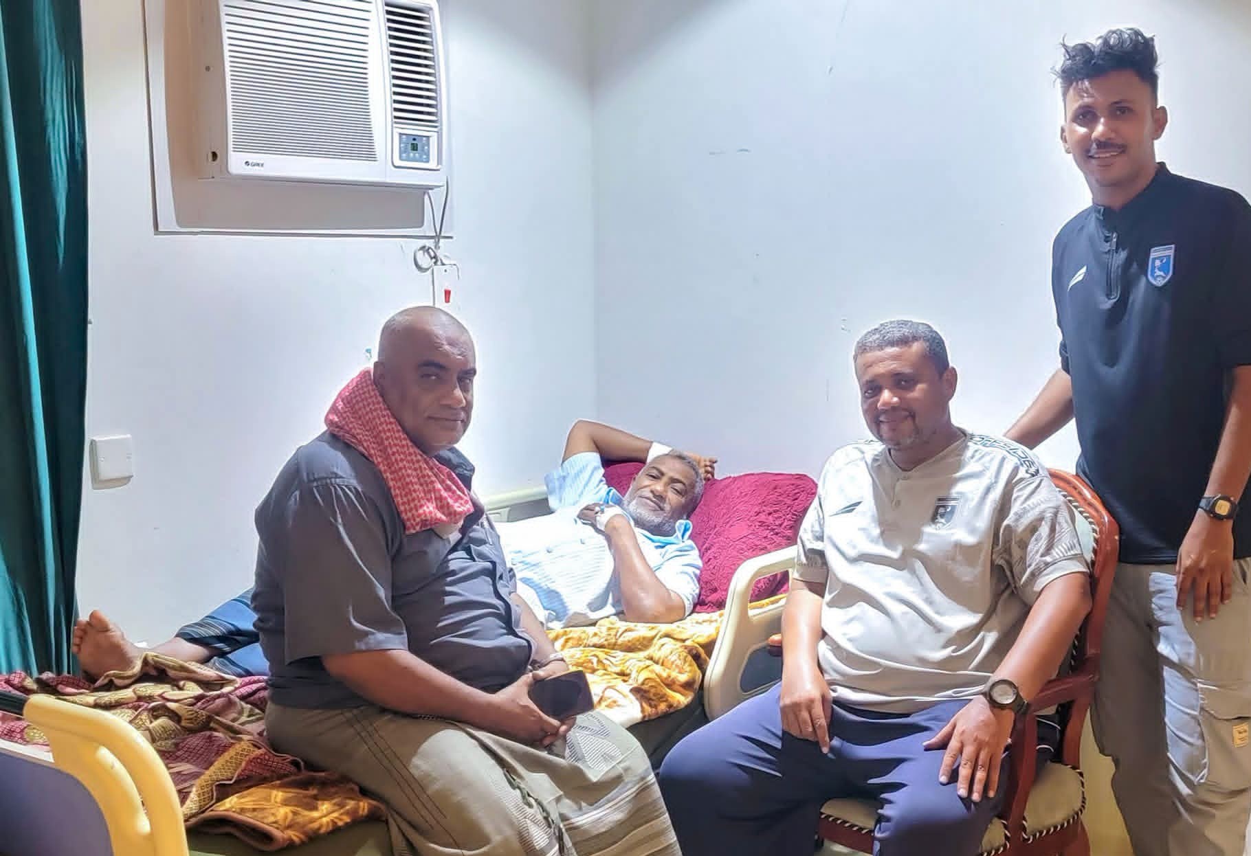 إدارة نادي تضامن حضرموت تطمئن على صحة النجم السابق الكابتن جمال سالم باعبود في المستشفى