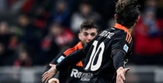 كومو يوقف انتصارات ميلان فى الدوري الإيطالي بالتعادل 1-1.