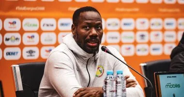 مدرب السنغال يتحدى الكاف: لن نسلم كأس أمم أفريقيا مهما حدث