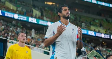 الهلال يتخطى نيوم بثنائية في الدوري السعودي