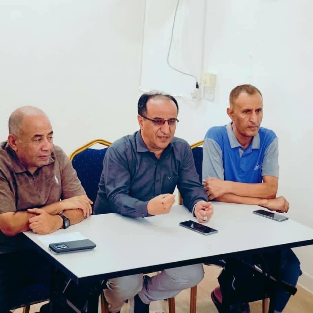 مدير عام مكتب الشباب والرياضة يترأس اجتماعاً لمناقشة واقع كرة السلة بتعز