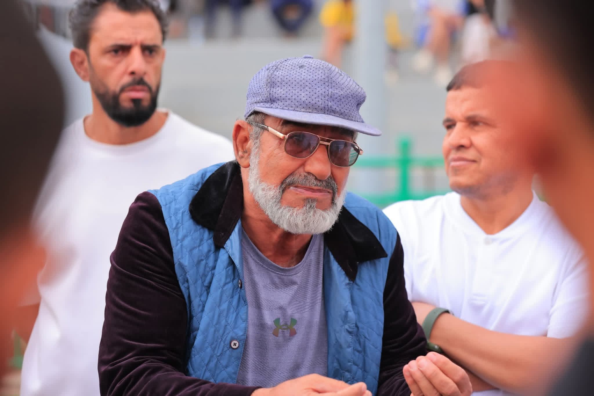 الجمعية العمومية لشعب صنعاء تطالب بالتقرير المالي والاداري والفني ...  مفضل الوزير فرش الغترة في المساجد والاموال لم تدخل في اي حساب ؟!