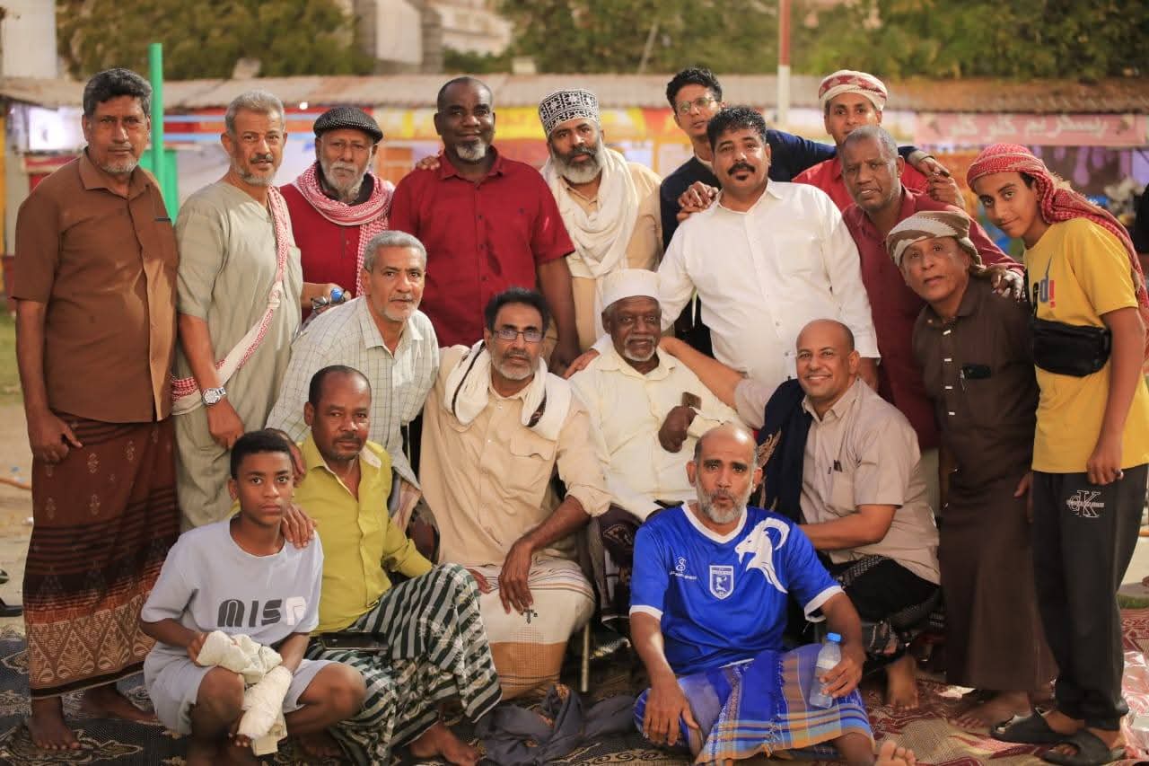 إفطار رياضي لأصدقاء أبو أيمن يجمع نجوم الزمن الجميل في حضرموت