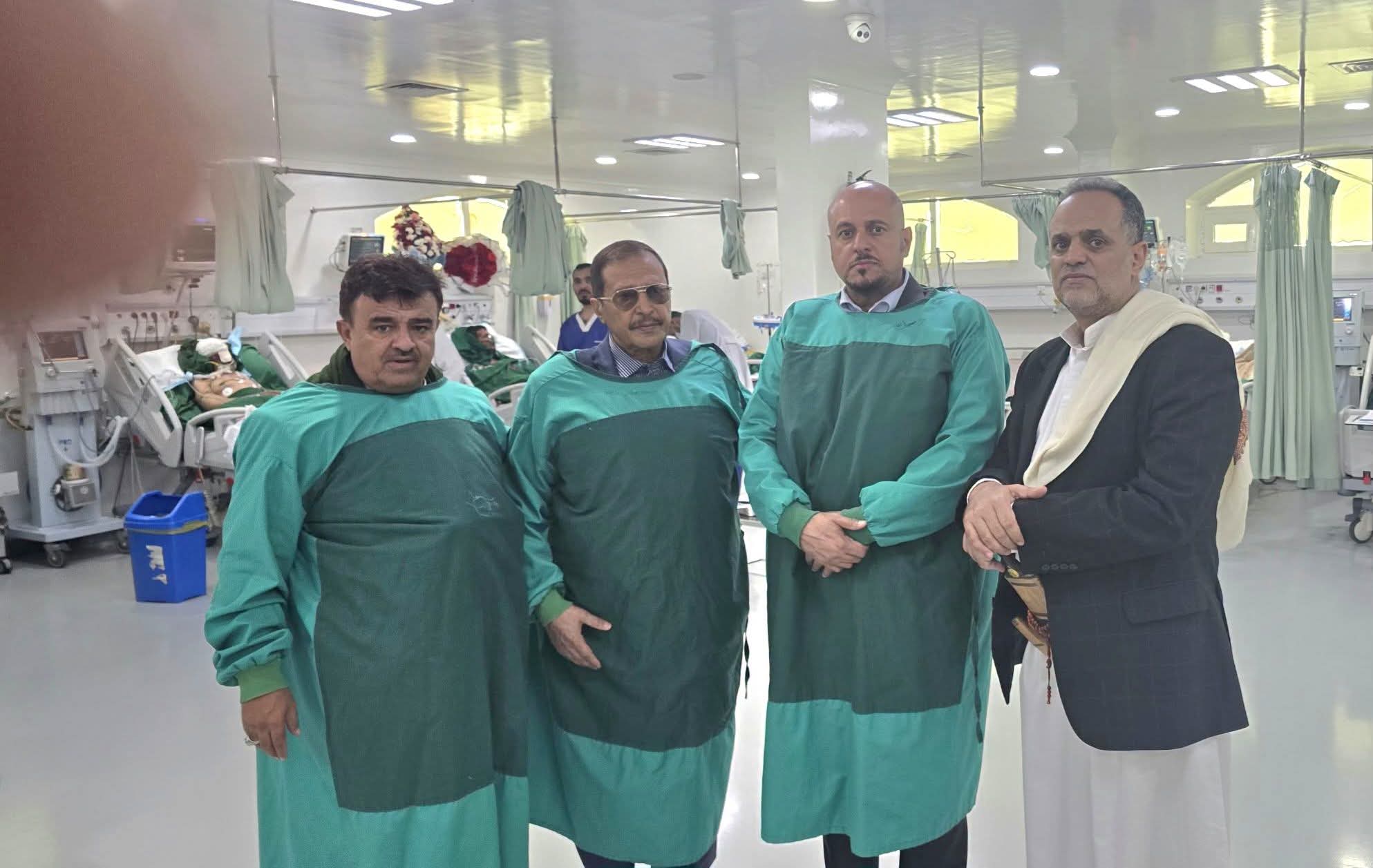 جمعان وصلاح والنقيب يطمئنون على صحة  القديمي
