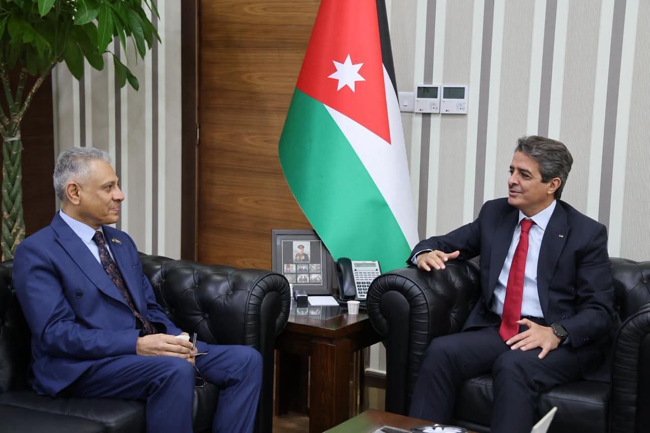 سفير اليمن في الاردن يبحث مع وزير الشباب التعاون الشبابي المشترك .