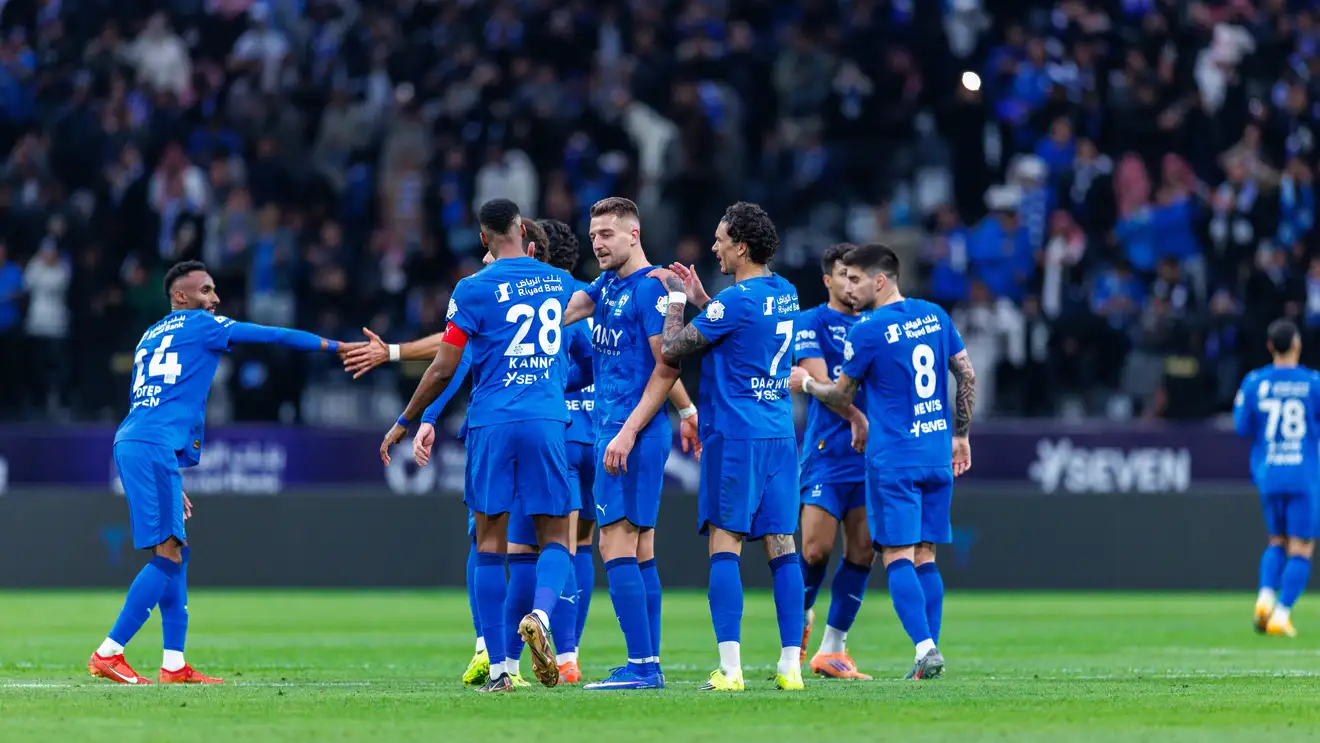 دوري روشن السعودي... الهلال يسحق الفيحاء ويهرب بالقمة