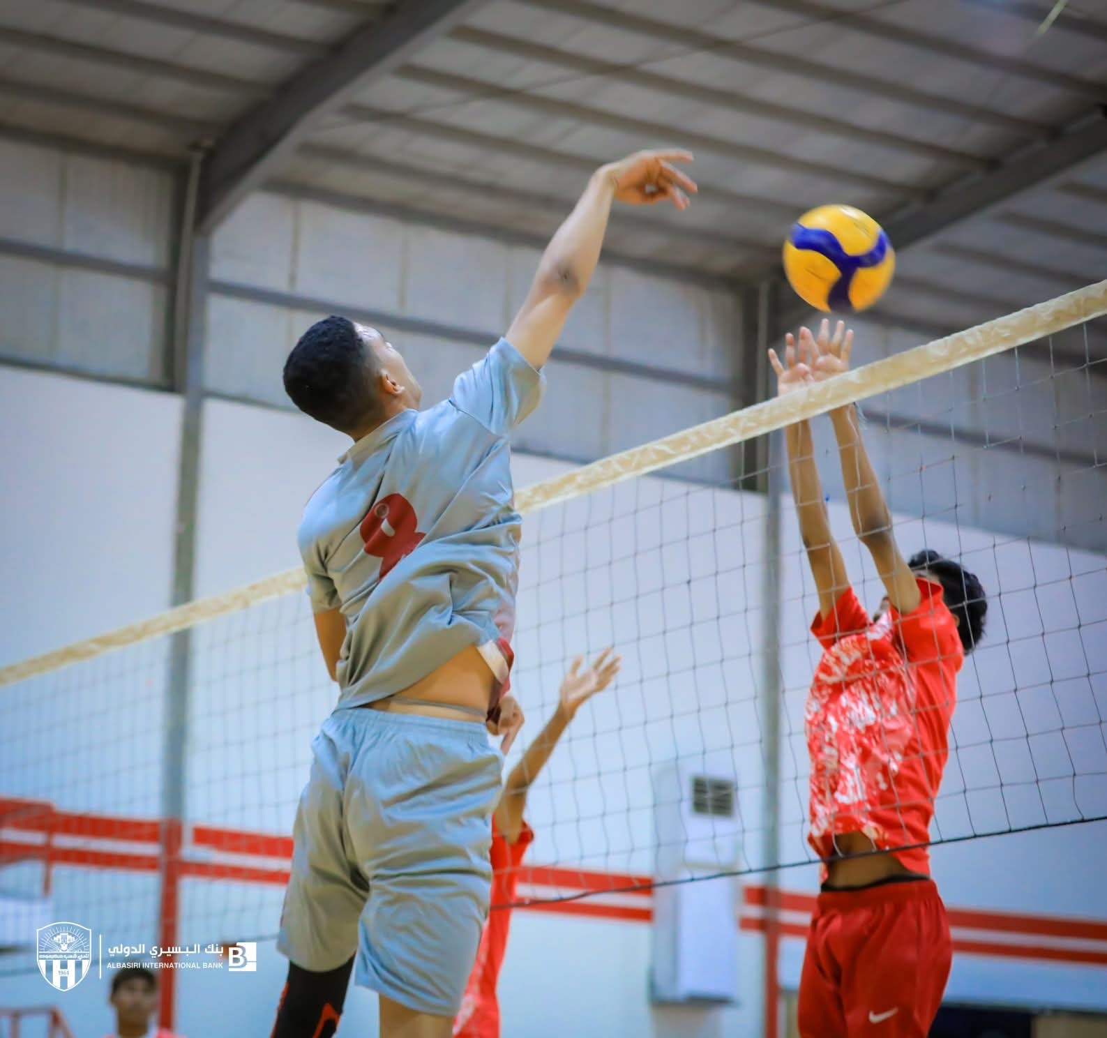 الصمود يتجاوز شعله بديري  ويحجز مكانه في نصف نهائي  بطولة كرة الطائرة.