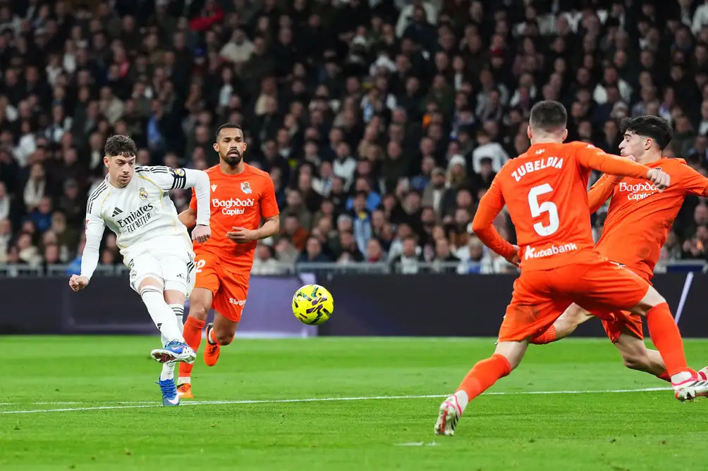 ريال مدريد يمطر شباك سوسيداد.. وينتزع القمة مؤقتًا من برشلونة