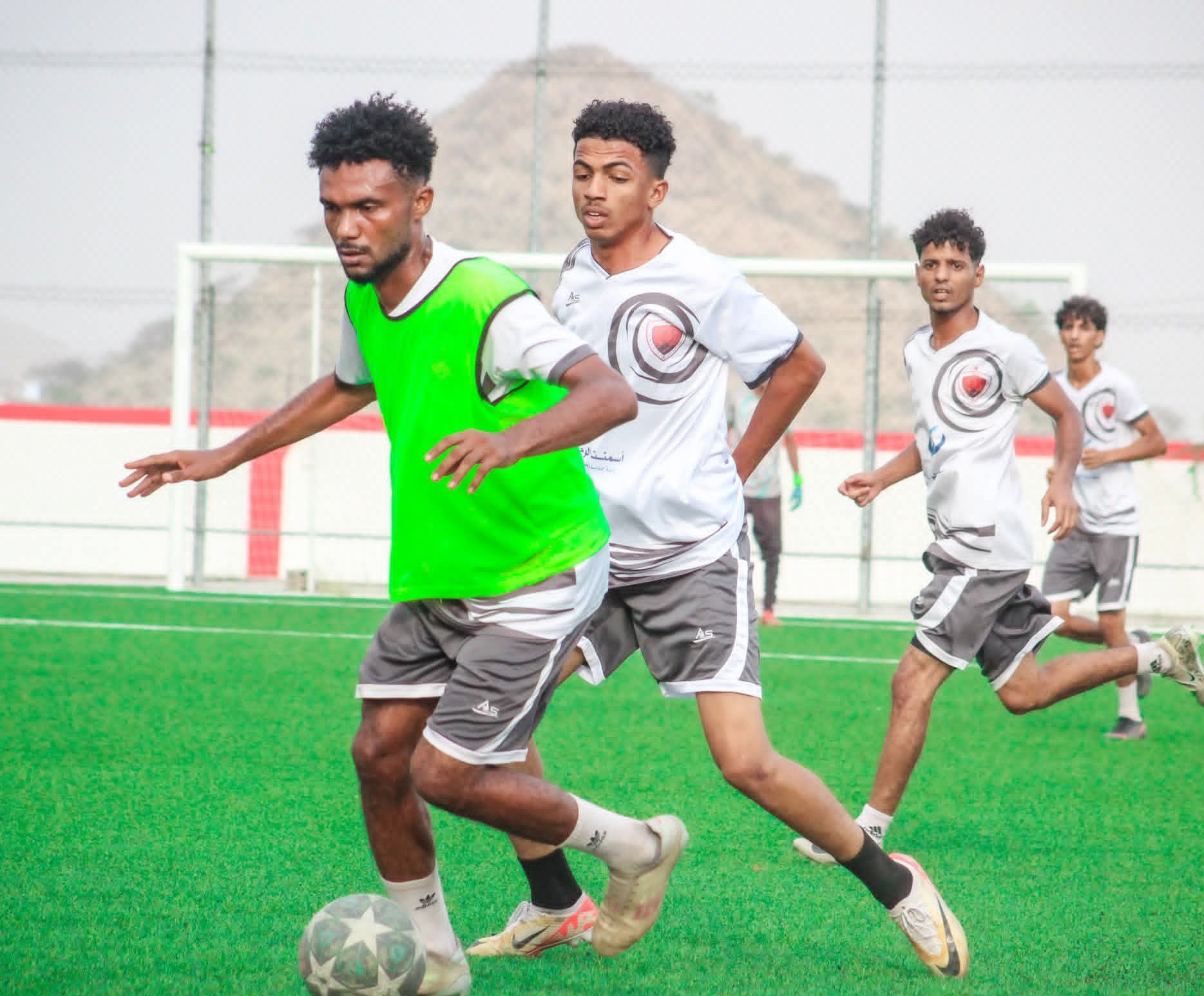 فحمان يواصل تحضيراته لمواجهة الهلال الساحلي .