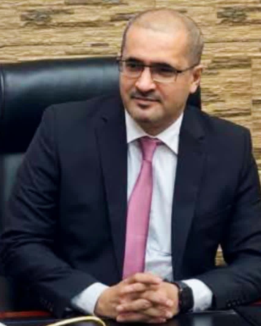 محمد أمزربة.. قلب ينبض عشقاً للميناء وقيادة تصنع المجد والاستقرار.