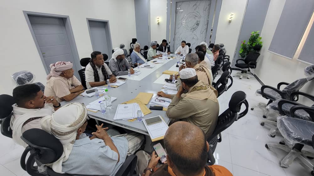 أوصت الجهات العليا ، وتطالب صندوق النشء ...الجمعية العمومية لفرع أتحاد كرة القدم بوادي حضرموت تعقد اجتماع الاعتيادي