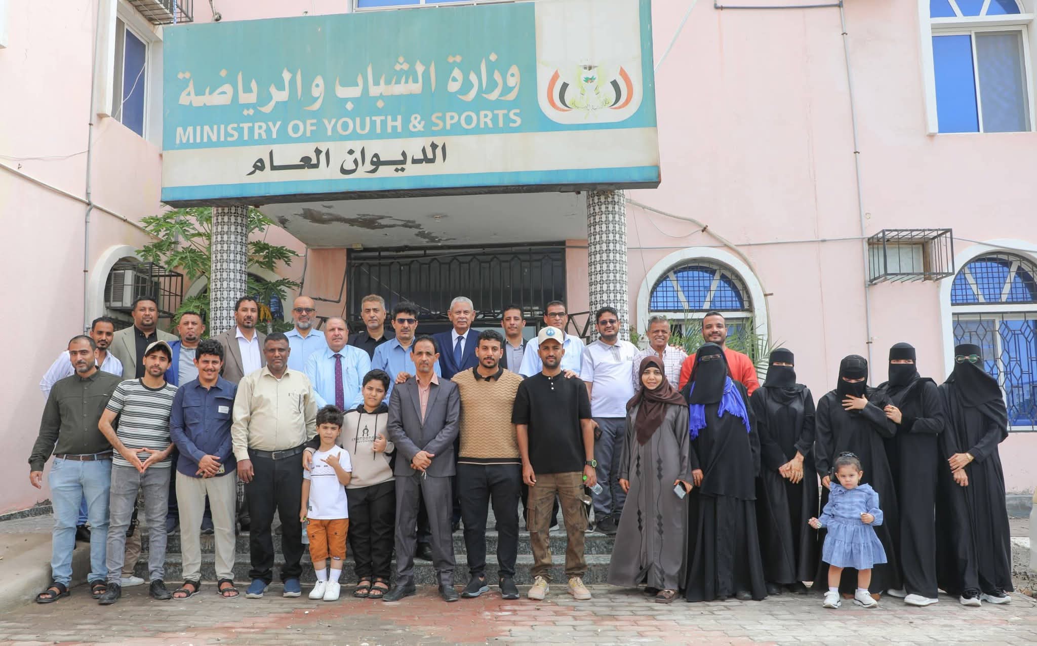 خليفة يشيد بمستوى الحضور والانضباط في أول يوم للدوام بعد إجازة العيد