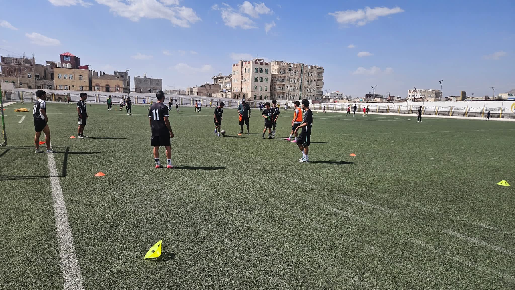 غدا" الخميس ...اهلي صنعاء يواجه ازال وديا".