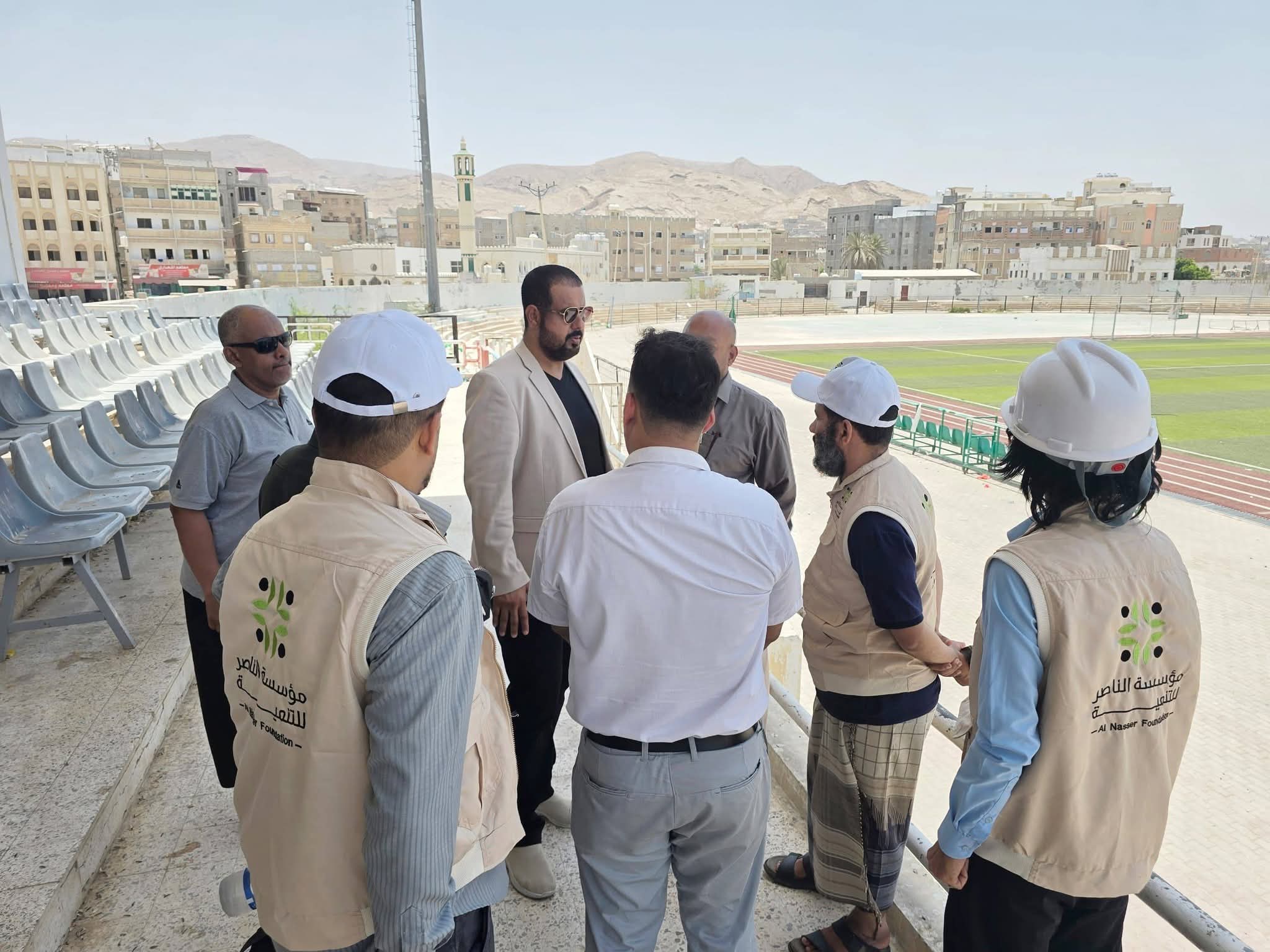 لتطوير بنيته التحتية وإنارته.. وكيل حضرموت لشؤون التنمية يتفقد ملعب الفقيد "بارادم" بالمكلا