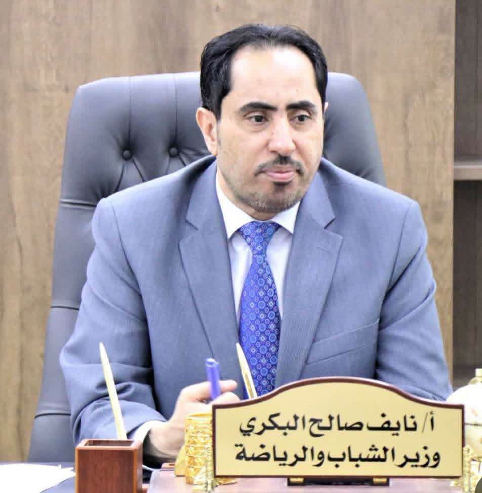 الوزير يصرف مائة الف قعيطي لنجوم منتخب الشباب لسفرهم الى كمبوديا........باطل والله
