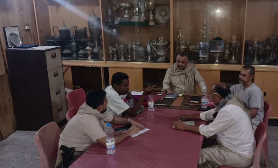 اجتماع برئاسة  أمين عام النادي الأهلي يقر  إقامة مباراة تكريمية في كرة الطائرة لفقيدي كرة الطائرة مقبولي والسري  الخميس القادم