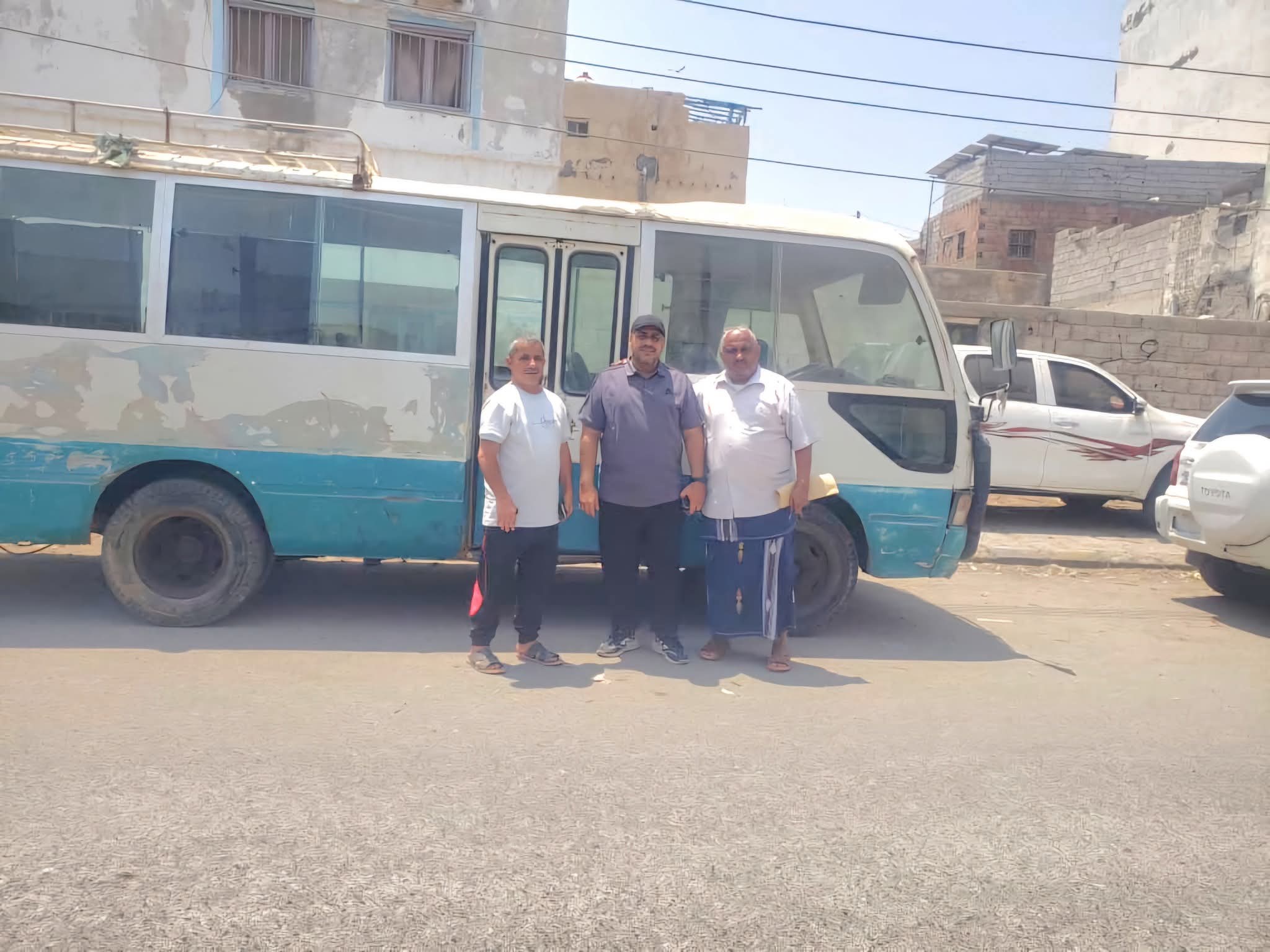 حين يغيب الدعم ...اندية الحديدة ومعاناة البحث عن وسيلة نقل ؟!