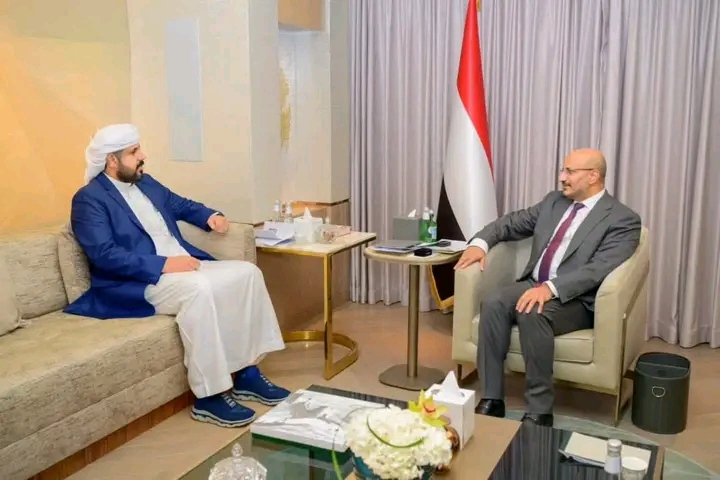 طارق صالح يتكفل بإقامة بعثة تضامن حضرموت في الرياض