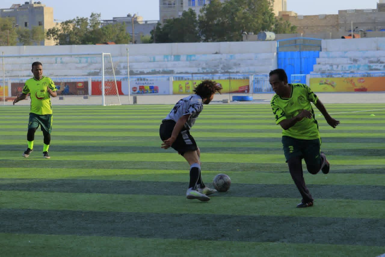 اصدقاء العصيمي ينهي مشاركته ويحتل الترتيب الخامس بعد فوزه على الاولمبي المتذيل بهدف نظيف في بطولة قدامى اللاعبين بالحديدة