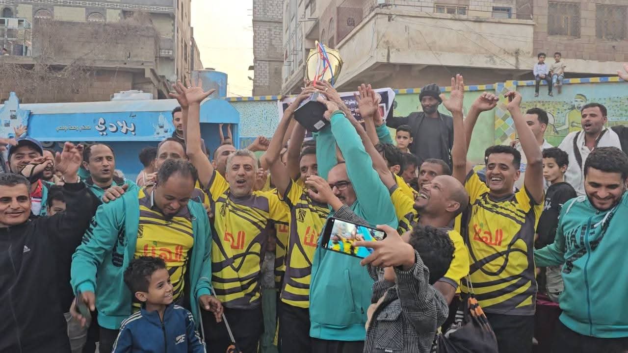 في بطولة القدامی للمحترفين ...قدامی هائل سعيد يمطر شباك  قدامی نخلان بالاربعة .