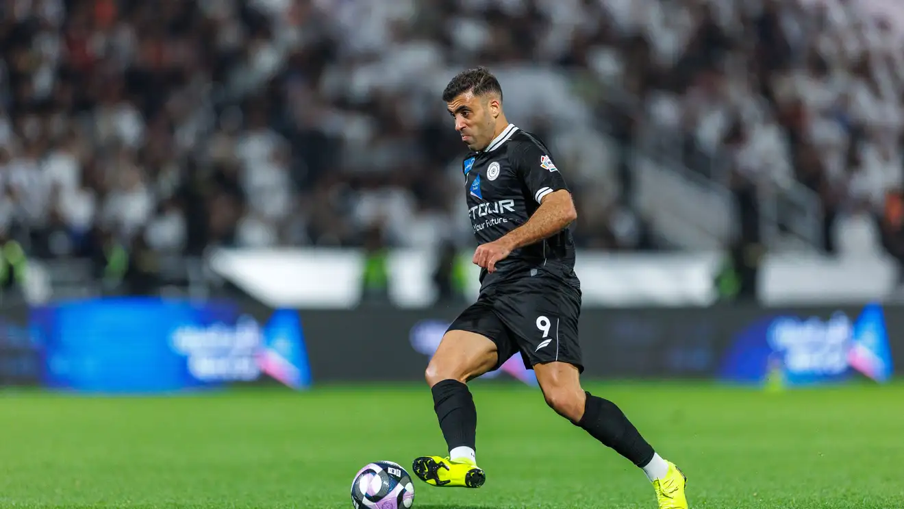 حمد الله يواصل كتابة التاريخ في دوري روشن برقم جديد