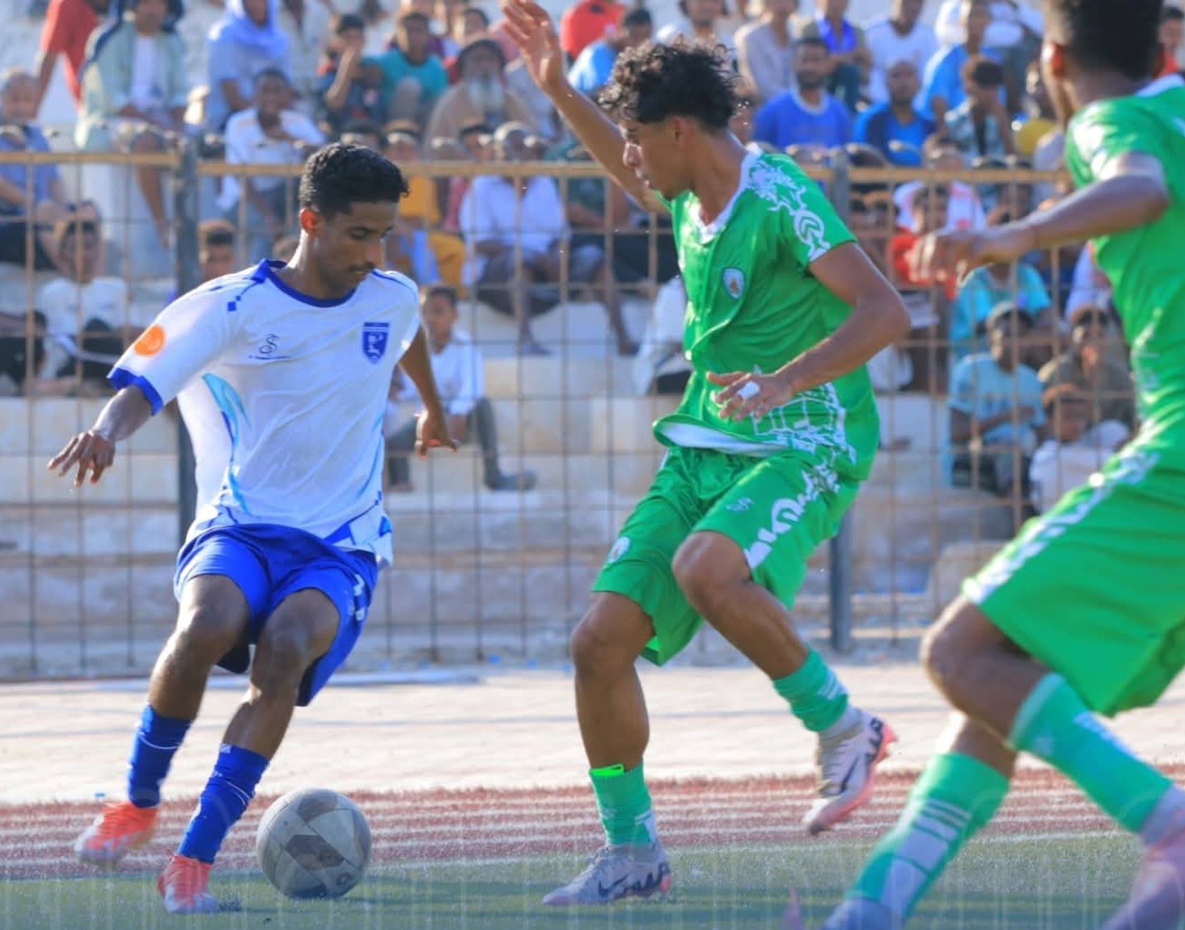 تضامن حضرموت يتوج بكأس الفقيد علي عثمان العمودي بفوزه على المكلا بضربات الترجيح