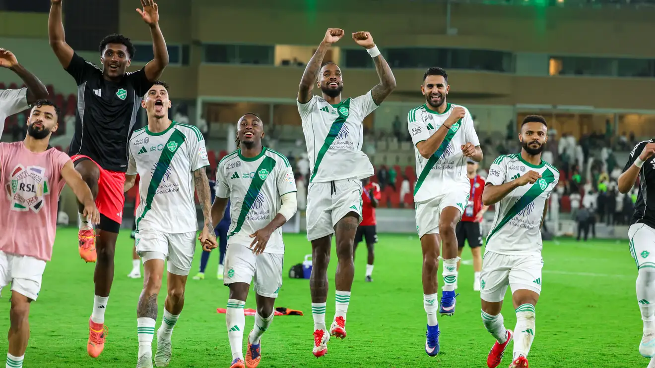 لدغة كيسي تنقذ الأهلي من كمين ضمك وتضعه على القمة