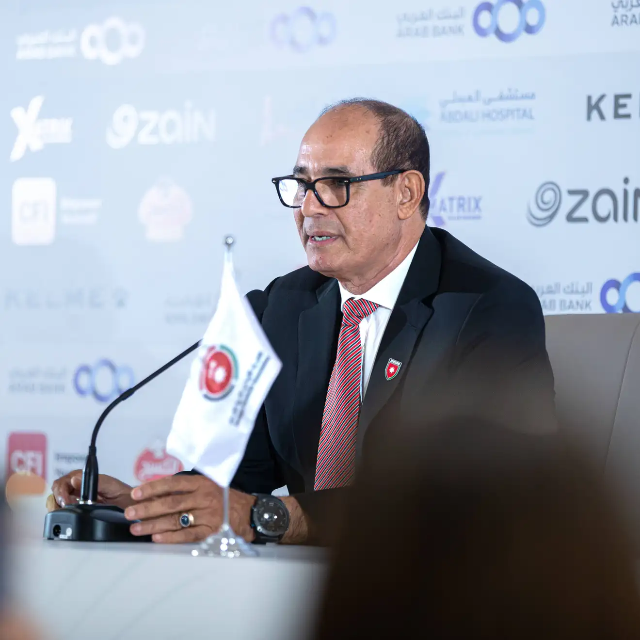 في مباراة من "لعصر الحجري".. الزاكي يتعثر في ظهوره الأول مع الأردن