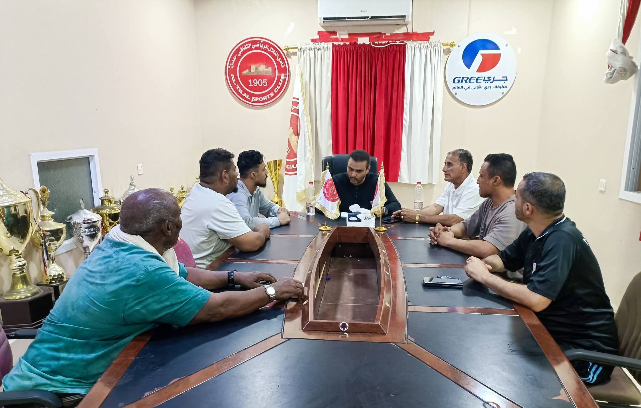 تواصل اجتماعات إدارة التلال الجديدة .