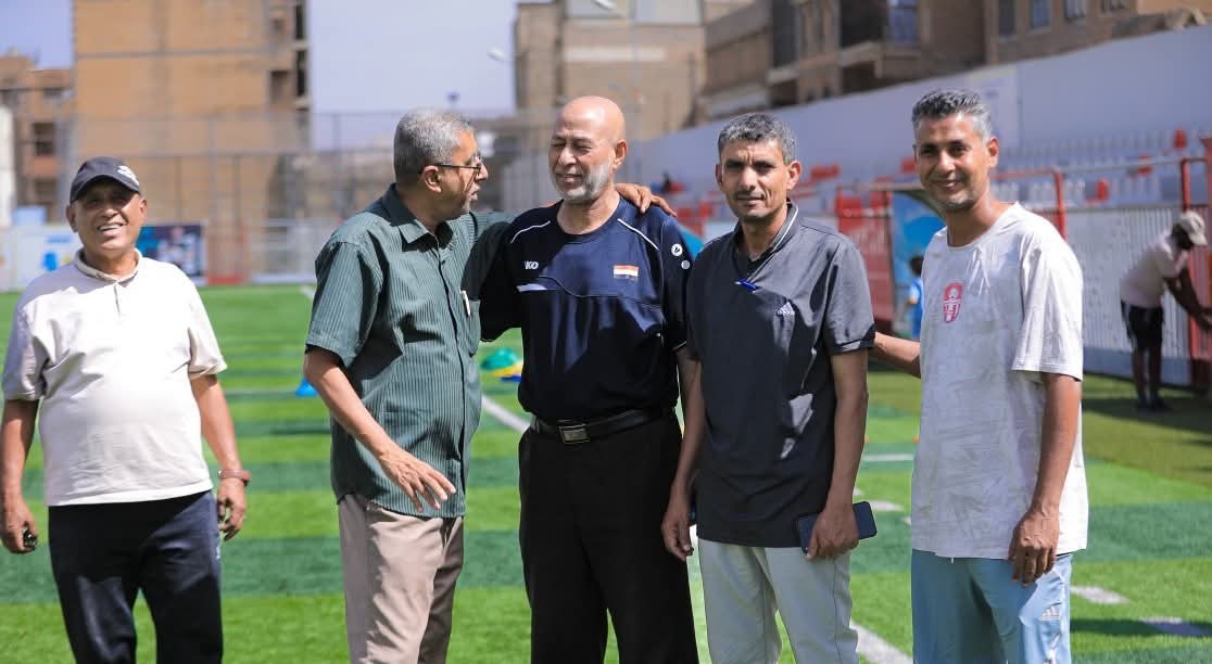 في إطار العلاقات المتميزة بين الناديين الكبيرين.. إدارة النادي الأهلي بصنعاء تستقبل بعثة شعب حضرموت فور وصولها لخوض الحصة التدريبية اليوم
