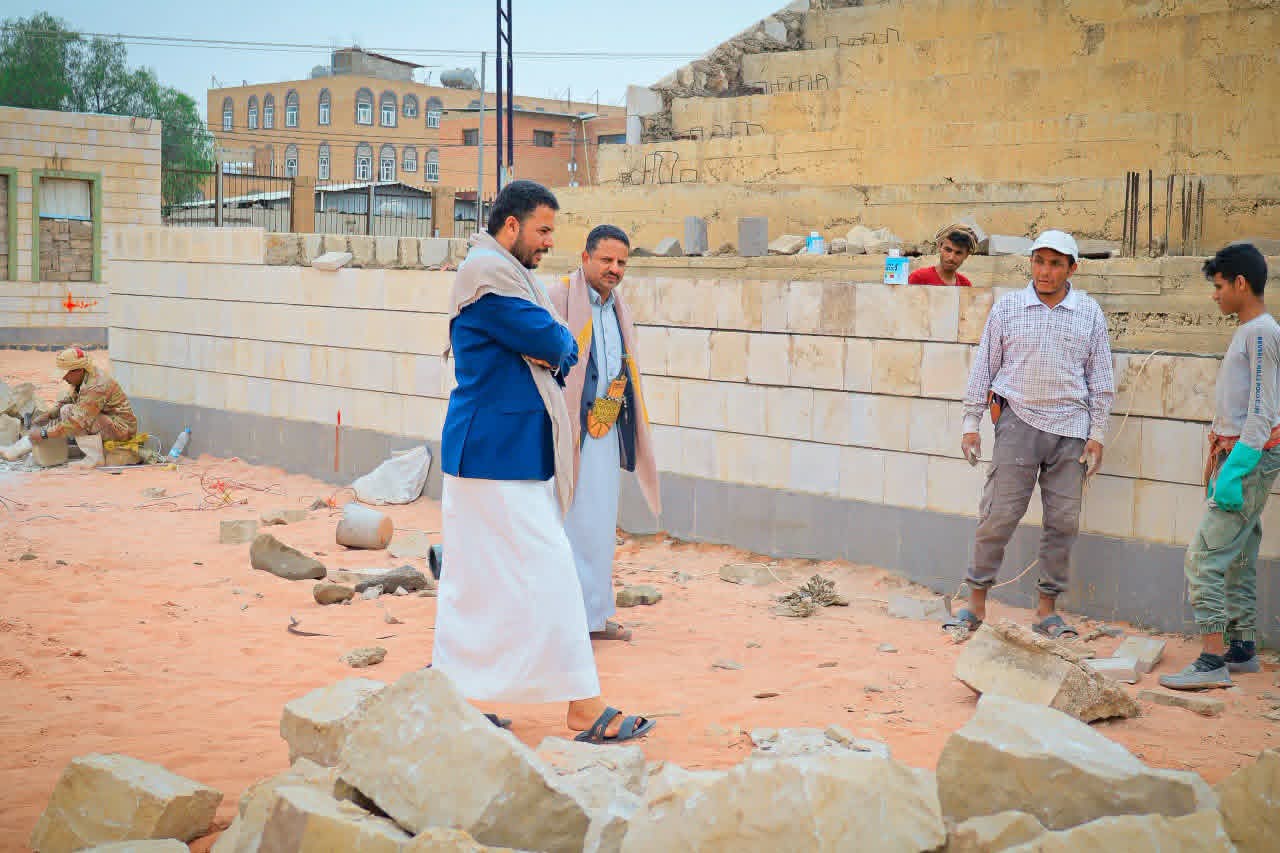 تفقد سير الأعمال النهائية في مشروع تجهيز منصة الفروسية بصنعاء .