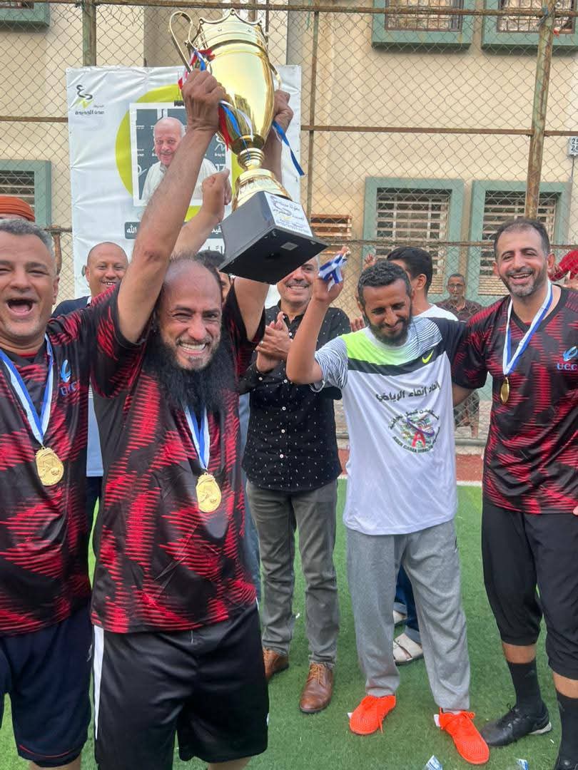 »المحطة الأخيرة من النسخة الثانية لبطولة المخضرمين. بين شدة المنافسة وبقية عنفوان الشباب وبراعة عقلية الكبار