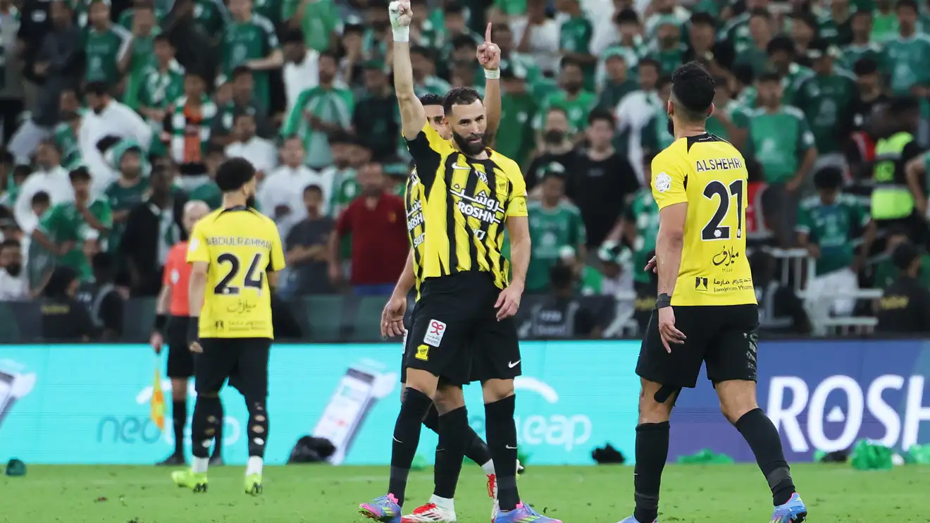 من قلب الهلال.. بنزيما سلاح الاتحاد للفوز بديربي جدة