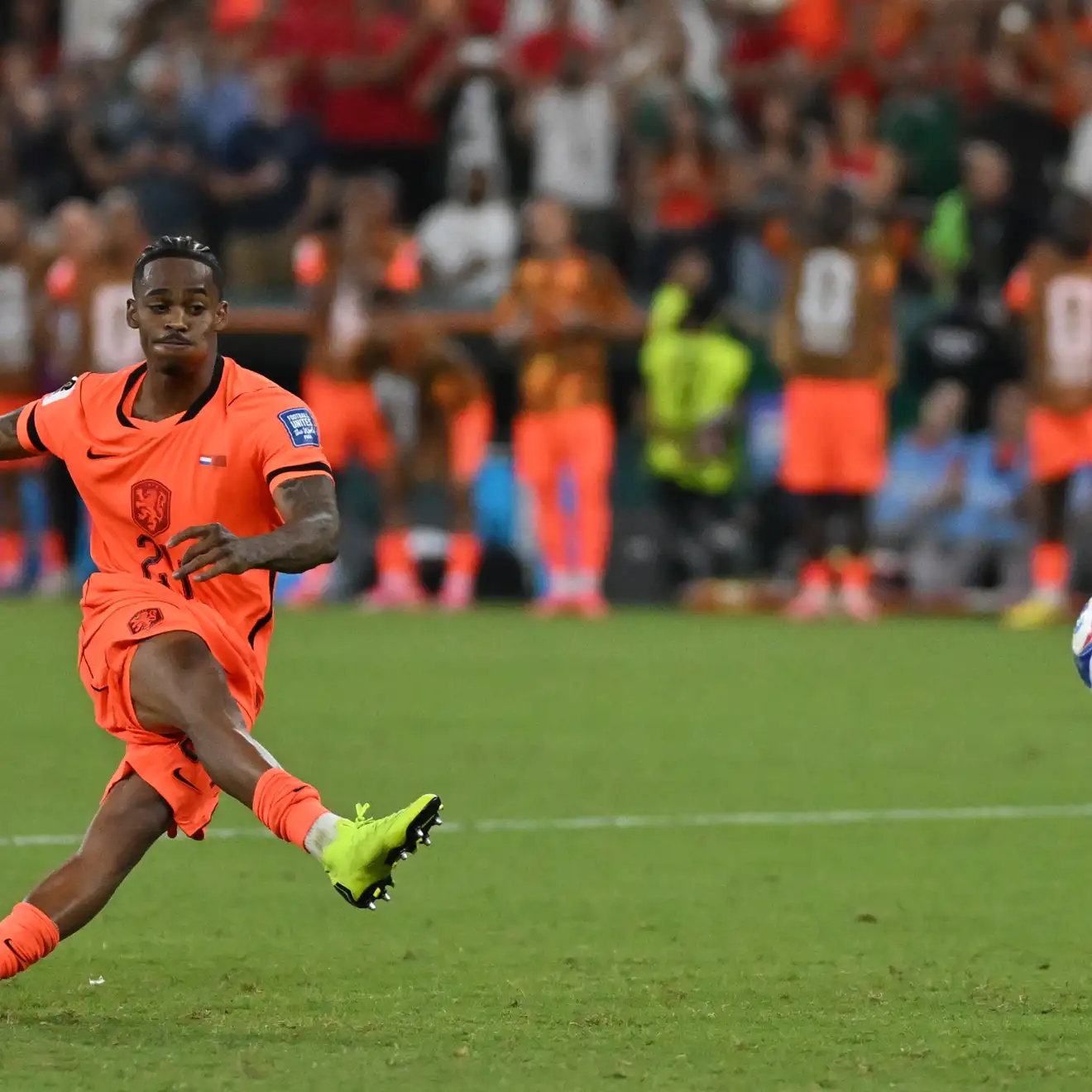 بعد سامرفيل.. الهلال يزاحم القادسية على جوهرة الدوري السعودي