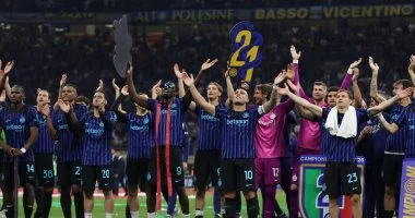 لحظة تتويج إنتر ميلان بلقب الدوري الإيطالي 2025-2026
