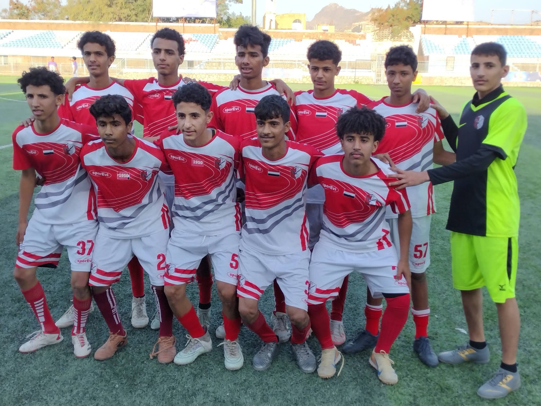 في البطولة الكروية  الرمضانية بتعز .... تعادل الطليعة والرشيد في الاشبال واهلي تعز يتجاوز السهام في الناشئين .