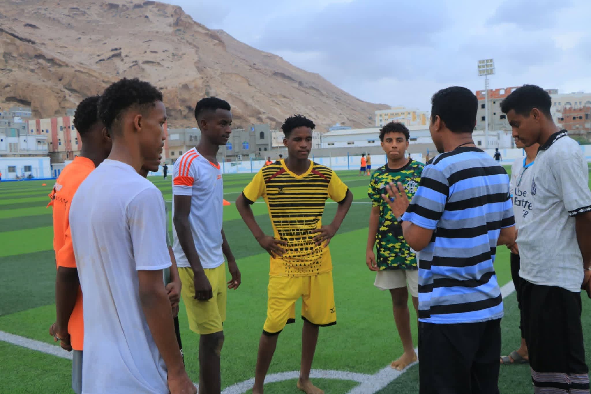 أزرق حضرموت يتأهب لـكأس الوفاء.. قوى التضامن تدشن استعداداتها لخوض بطولة النخبة بتريم