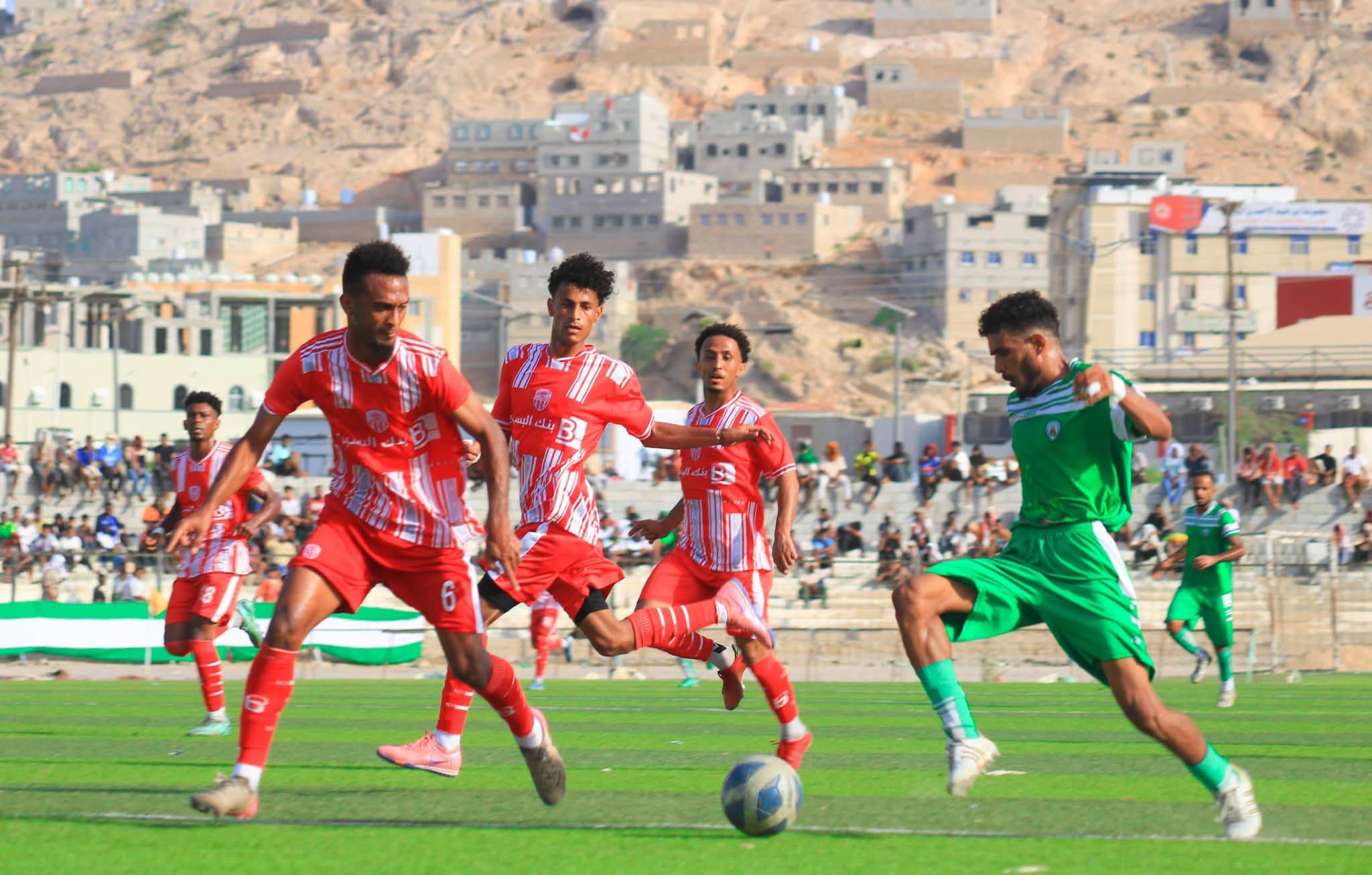 شعب حضرموت يدك شباك المكلا بثلاثية ويواصل الانفراد بصدارة الدوري