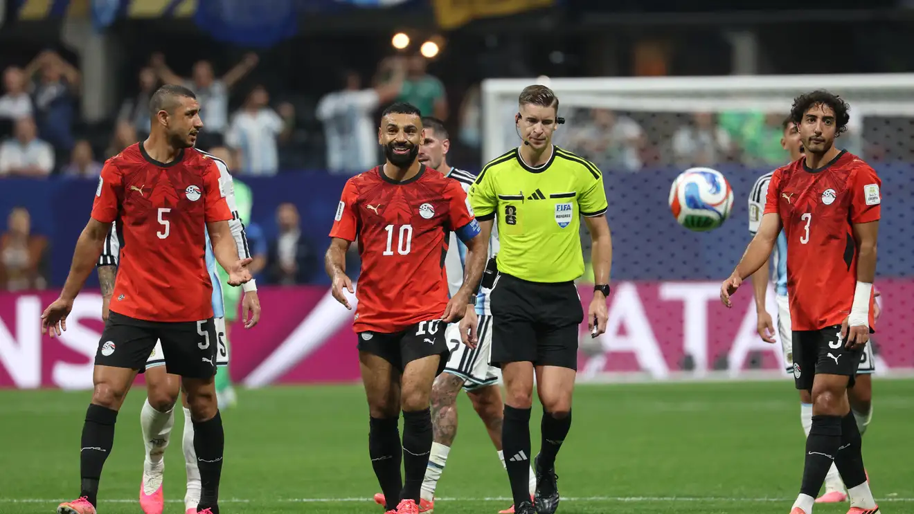 خسارة مصر تُبعد حكمًا إنجليزيًا عن نهائي مونديال 2026
