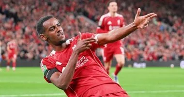 مان يونايتد في مواجهة ليفربول.. إيزاك يغيب عن كلاسيكو إنجلترا في الدوري الإنجليزي