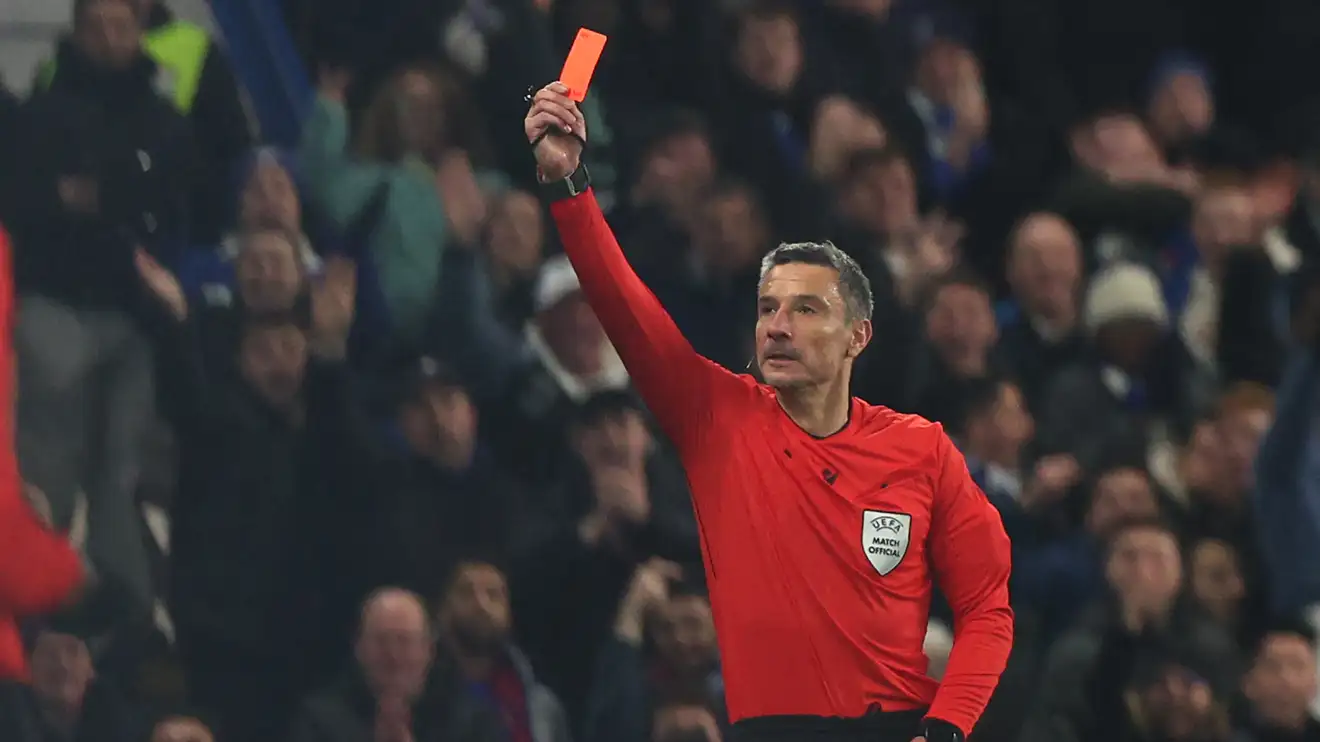 أسلحة ومخدرات.. حكم مباراة ريال مدريد وبنفيكا يتورط في حادثة مثيرة للجدل