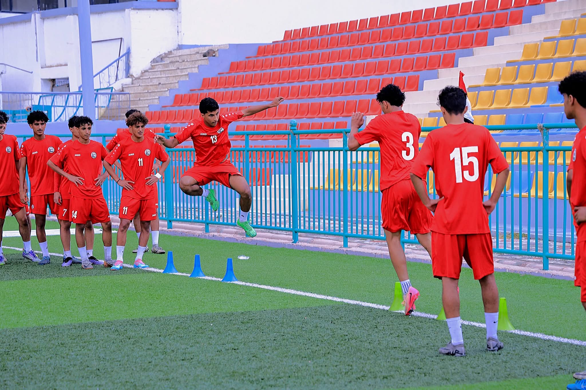 رفع وتيرة استعدادات منتخبنا الوطني للناشئين لكرة القدم .