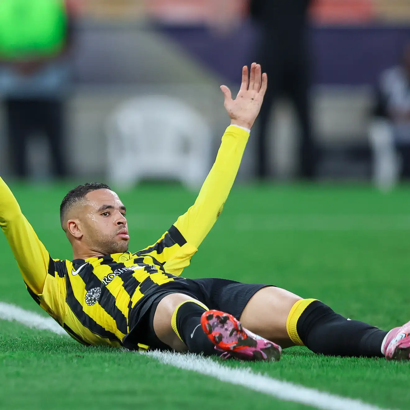 نزيف الملايين في روشن.. النصيري ونونيز يتقدمان قائمة أكبر الخاسرين