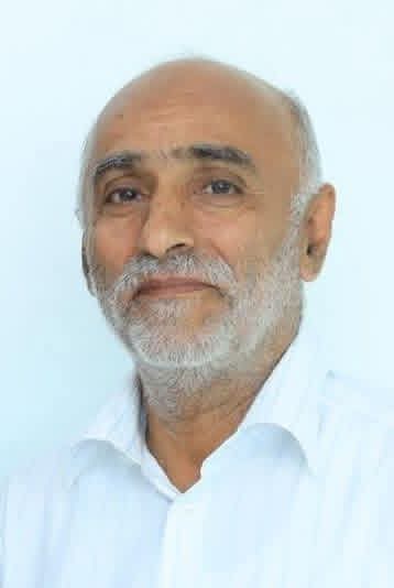 وكيل النادي الأهلي بصنعاء والأمين العام يطمئنان على صحة المسؤول المالي السابق خالد الحيمي