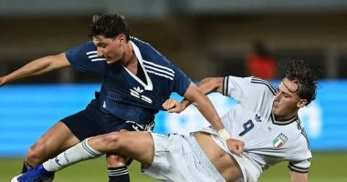 إيطاليا تتخطى اليونان وديا بهدف نظيف.